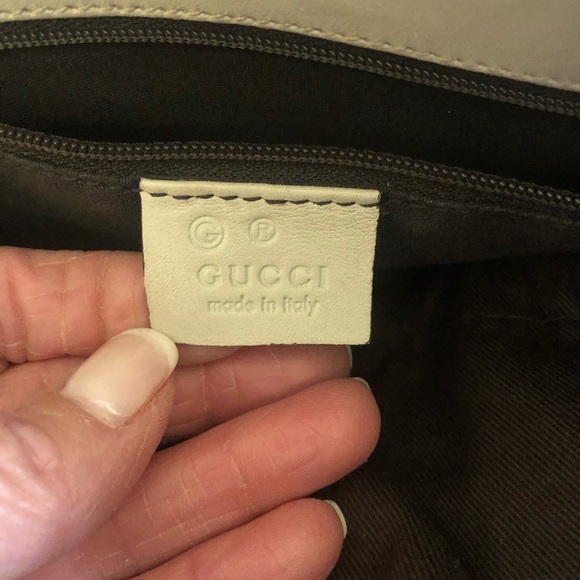 Authentic Gucci Medium Size Tote/Shoulder Bag - Picture 8 of 11